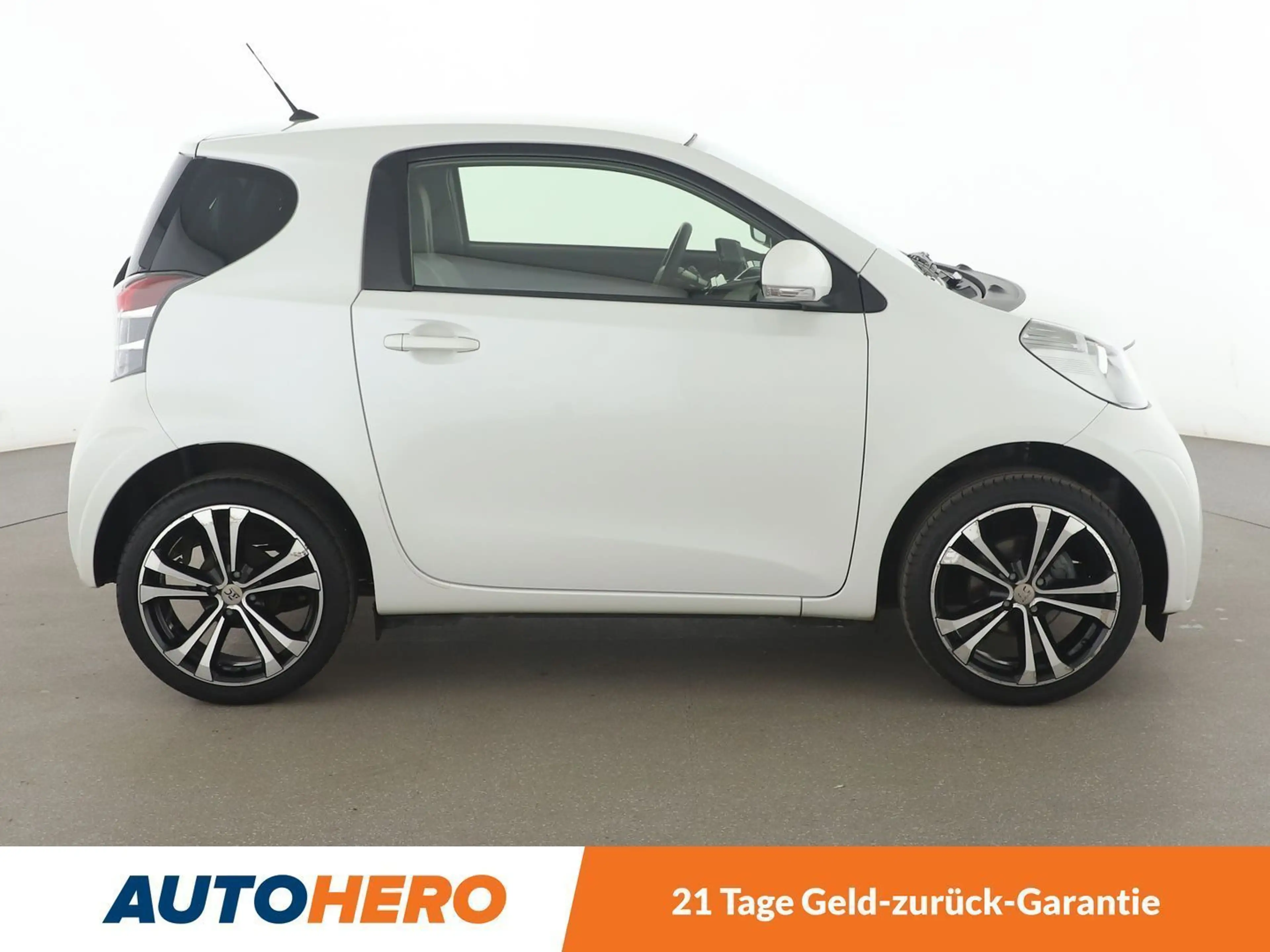 Toyota iQ 1.0 VVT-i*SHZ*ALU*KLIMA* — photo 7