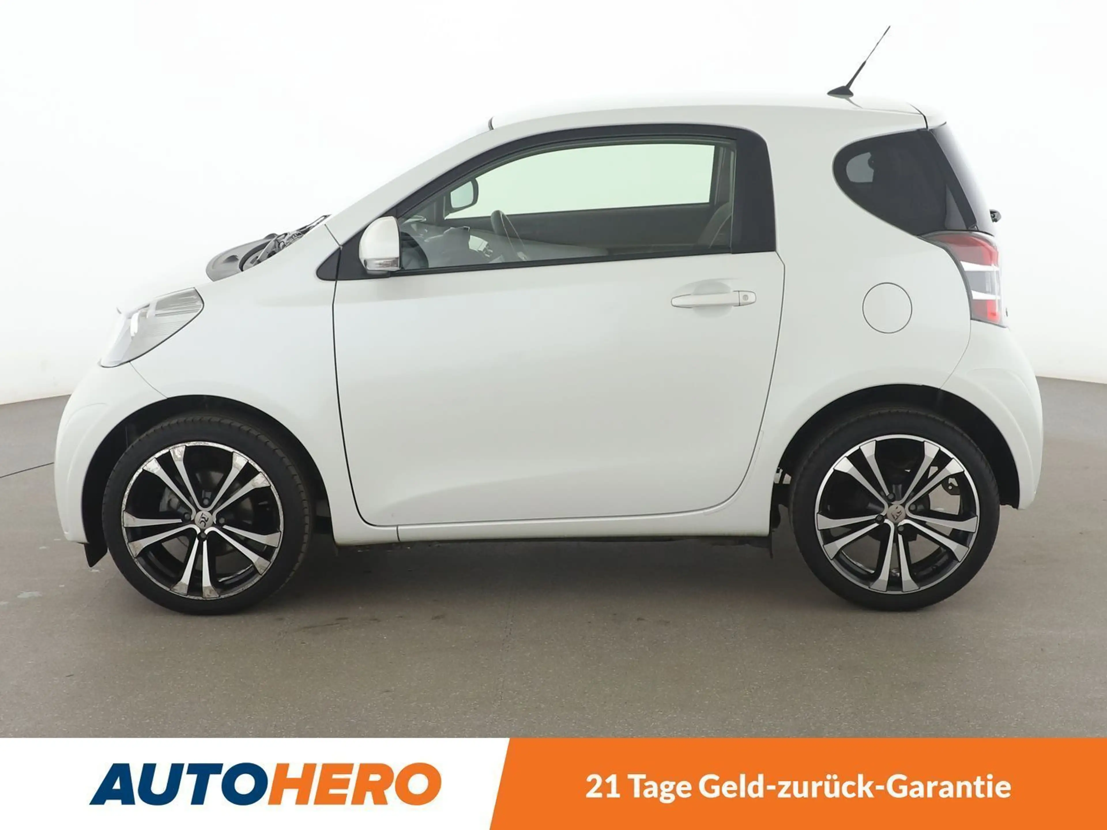 Toyota iQ 1.0 VVT-i*SHZ*ALU*KLIMA* — photo 3