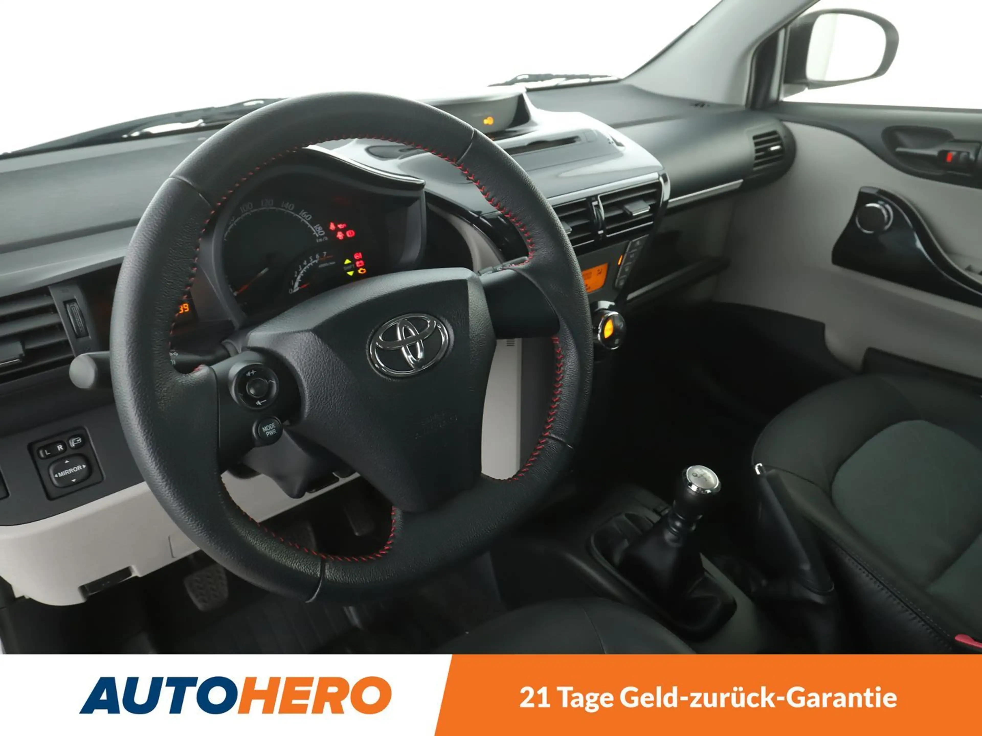 Toyota iQ 1.0 VVT-i*SHZ*ALU*KLIMA* — photo 11