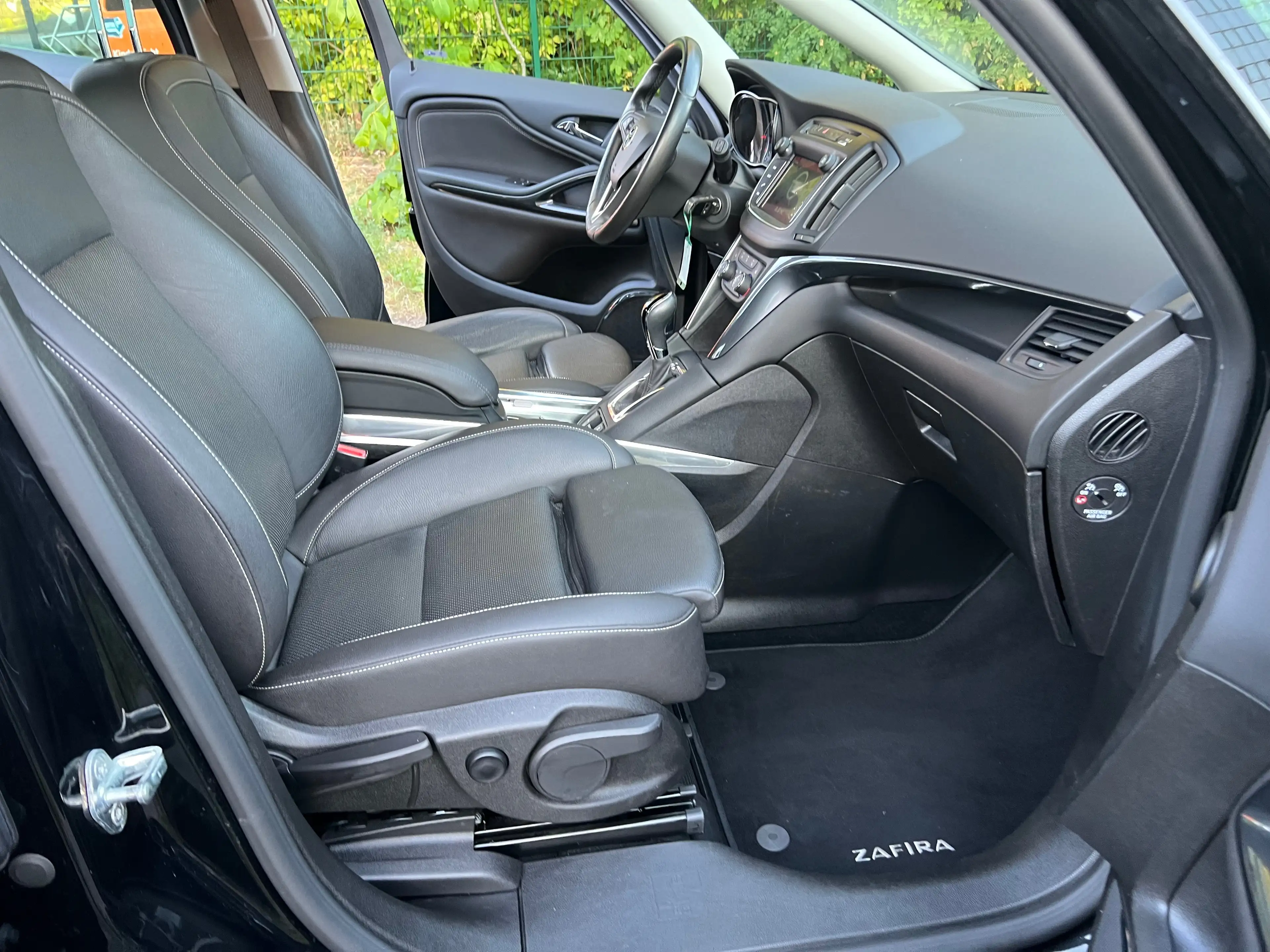 Opel Zafira Tourer Business Innovation — photo 8