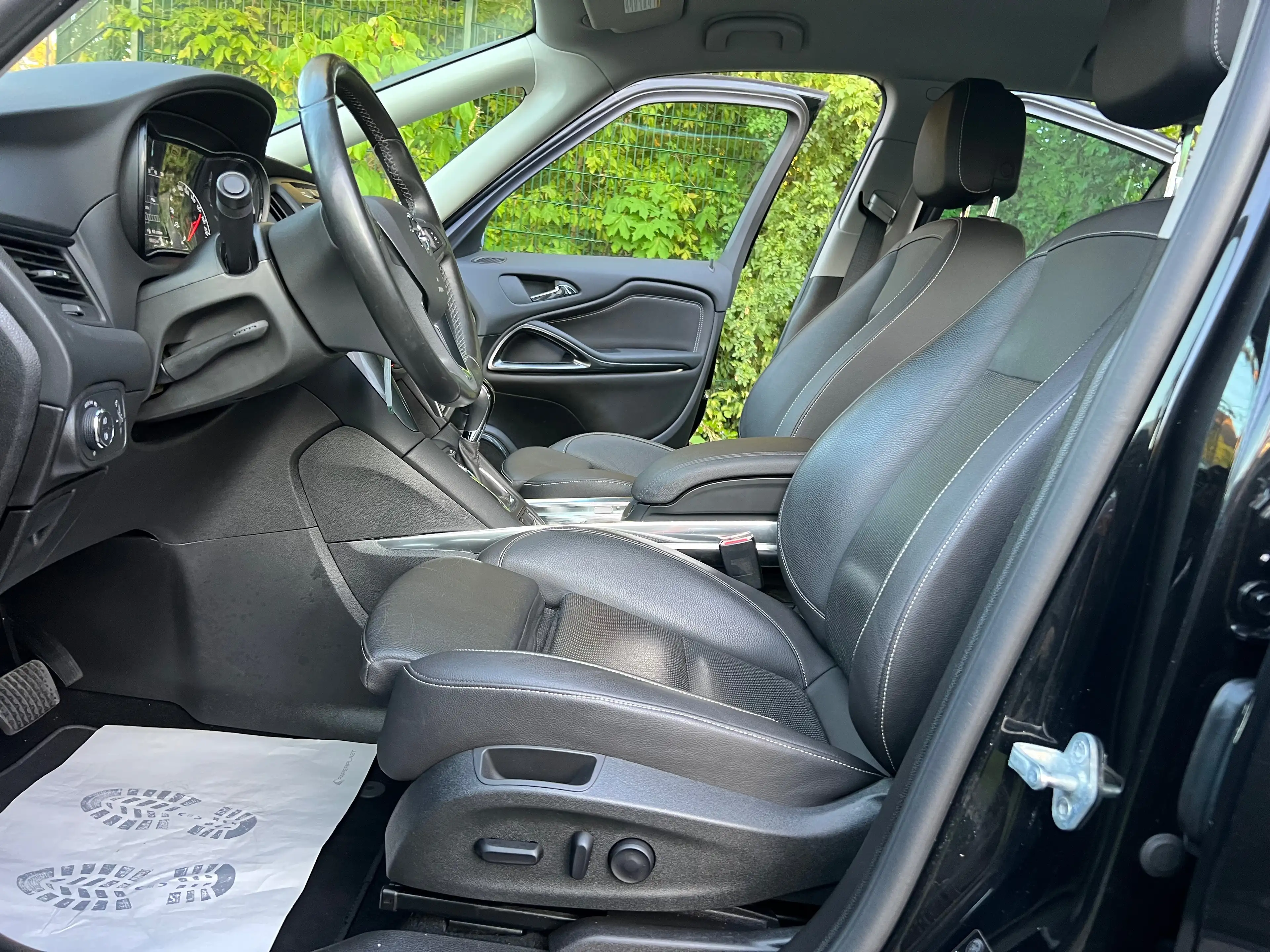 Opel Zafira Tourer Business Innovation — photo 10