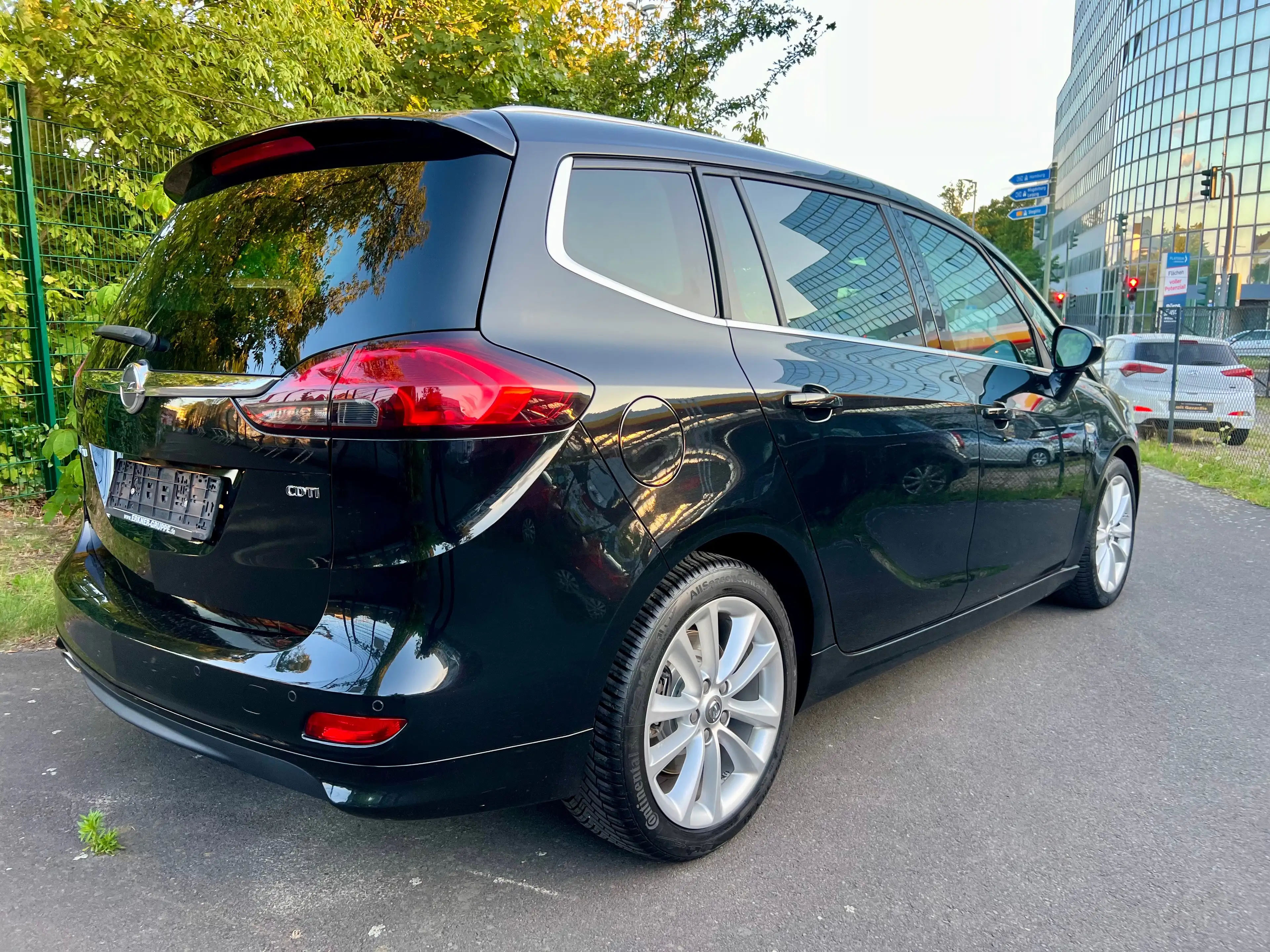 Opel Zafira Tourer Business Innovation — photo 7