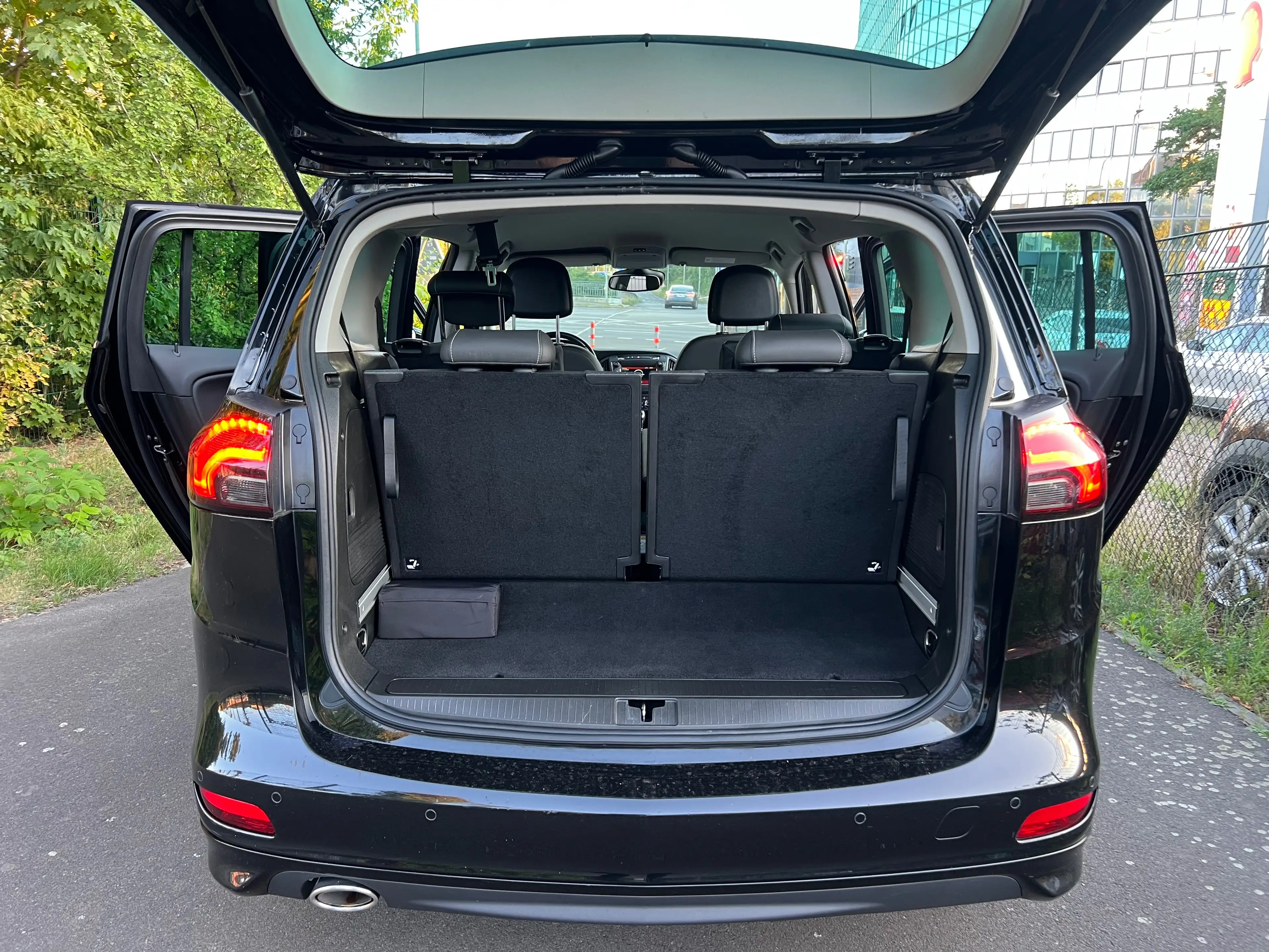 Opel Zafira Tourer Business Innovation — photo 6