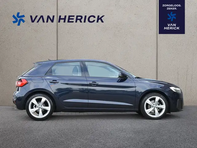 Audi A1 view 3