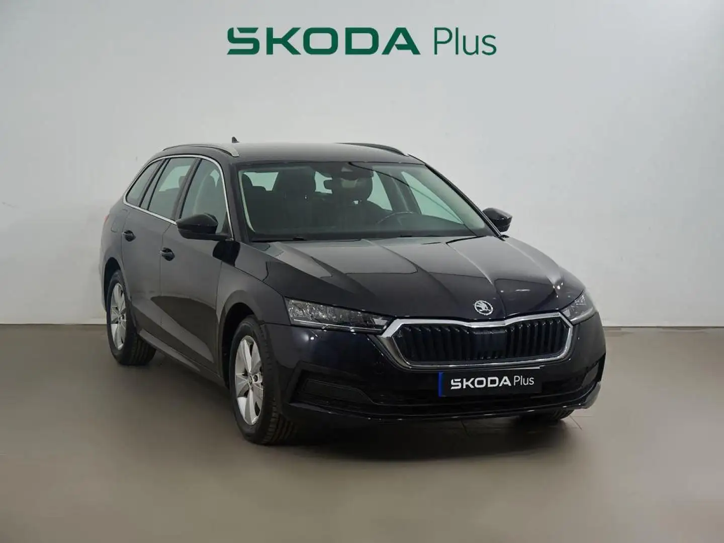 Skoda Octavia 2.0TDI Ambition DSG 85kW Noir - 1