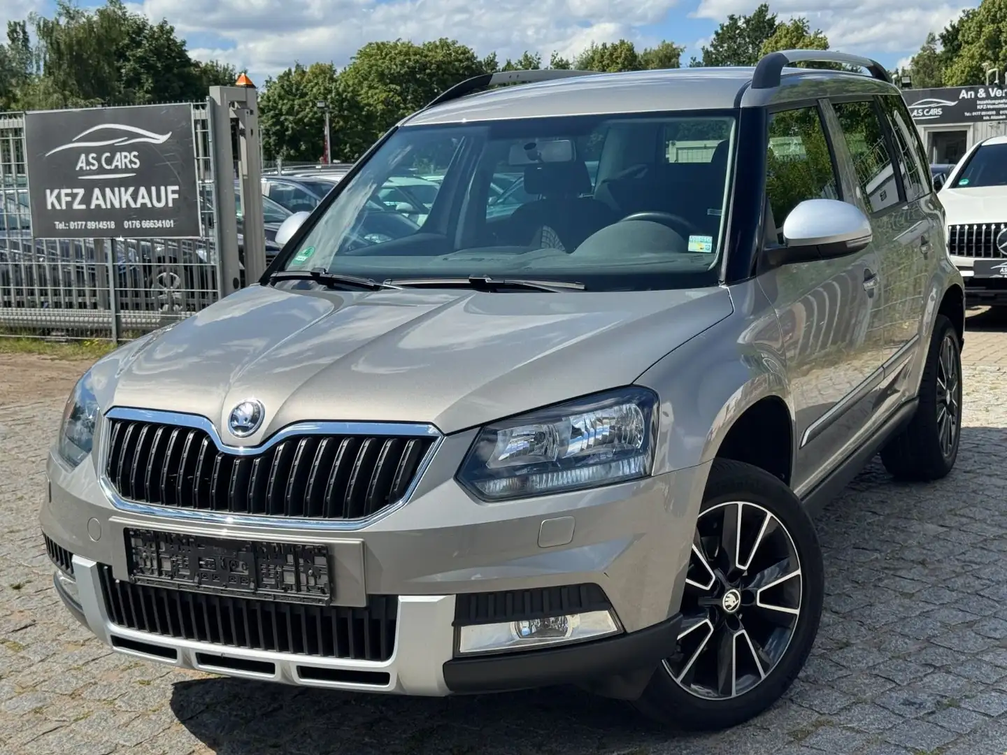 Skoda Yeti 1.4 TSI*Klima*AHK*PDC*SHZ*Euro5* Beżowy - 1