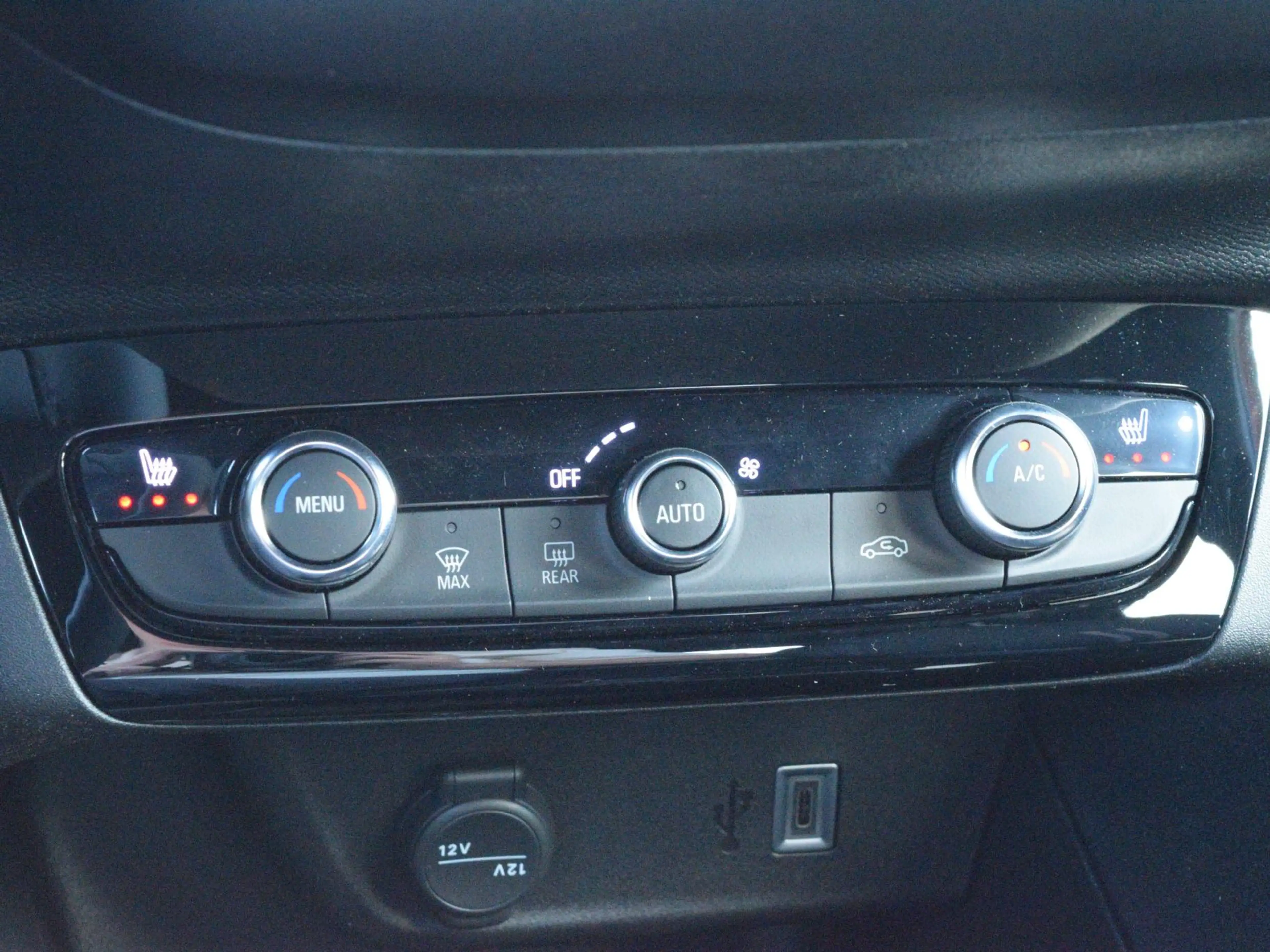 Opel Corsa-e Electric Long Range GS 51 kWh l Warmtepomp l Stoel — photo 13