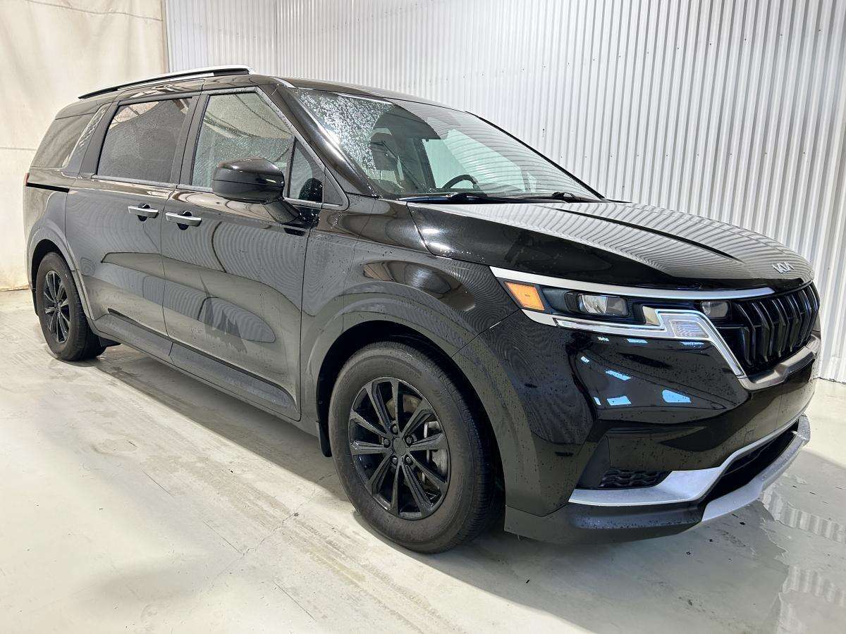 2024 Kia Carnival LX+ Mags Bluetooth Sièges/Volant Chauffants Portes — снимка 1
