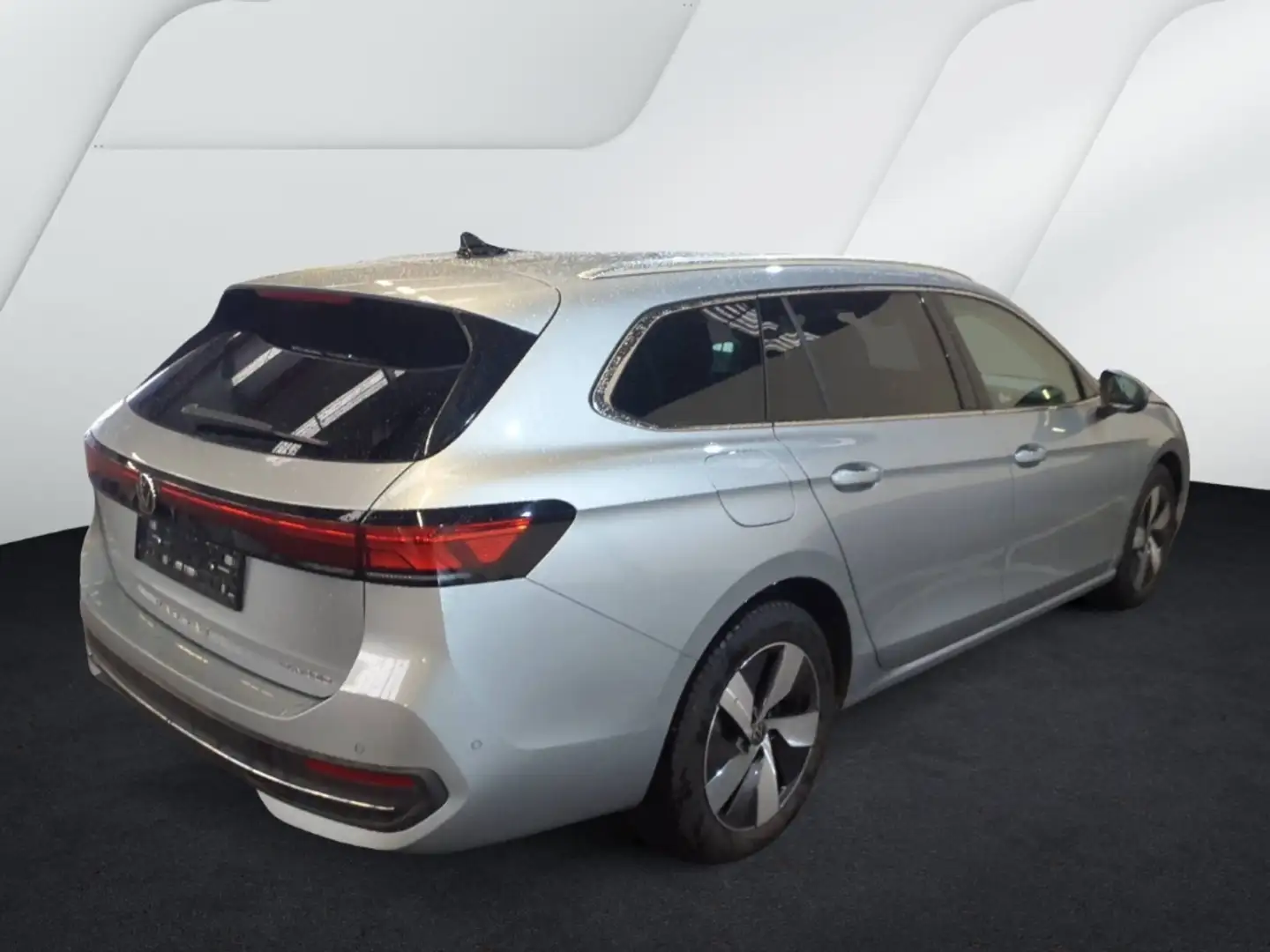 Volkswagen Passat Variant 1.5 TSI eHybird DSG BUSINESS AHK KAMERA PDC NAVI Silber - 2