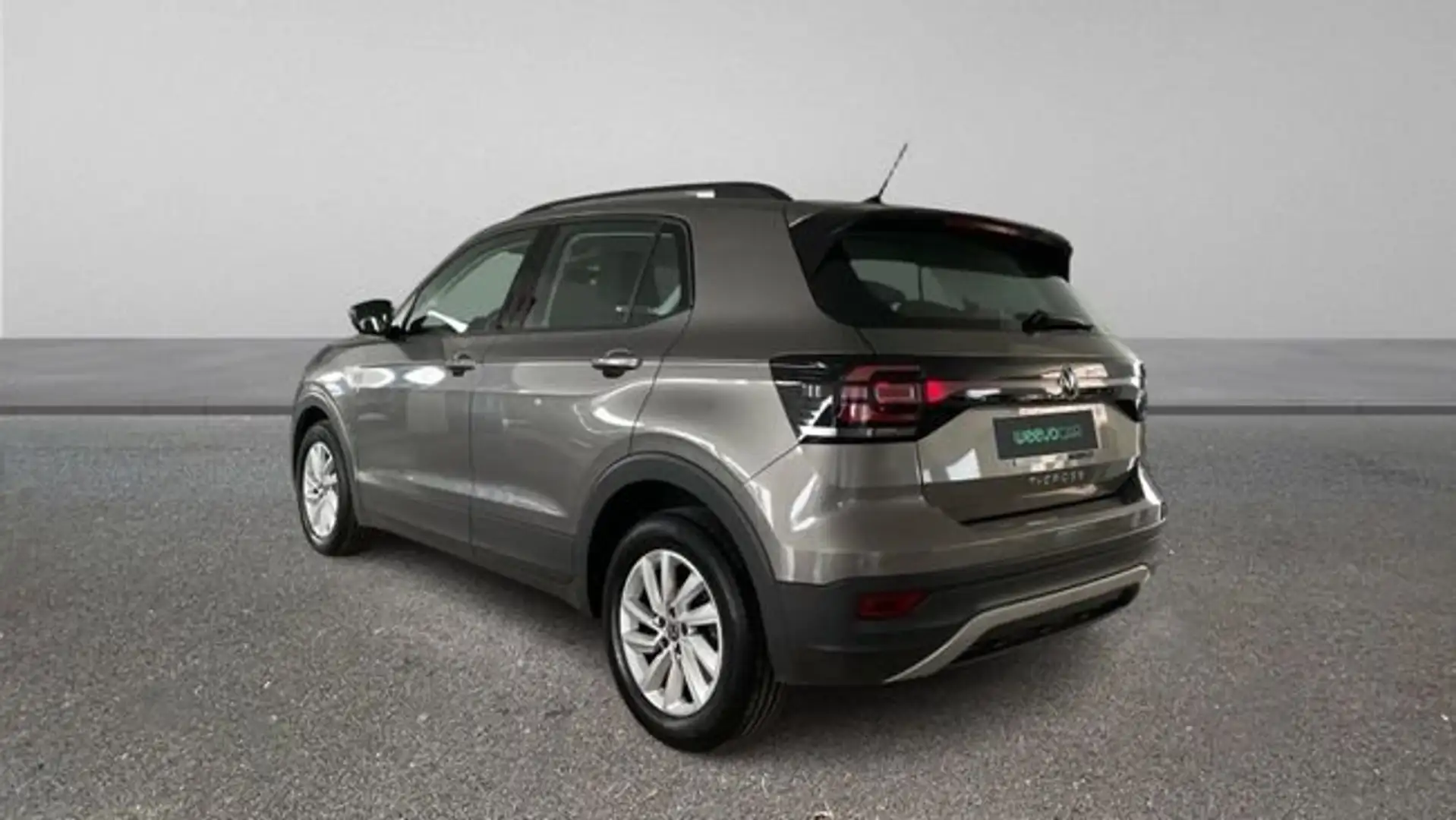 Volkswagen T-Cross 1.0 TSI Advance 81kW Gris - 2