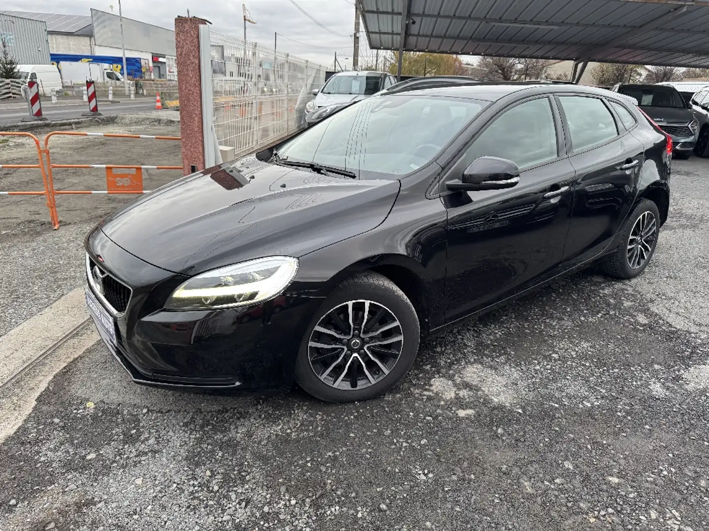 Volvo V40 D2 120 ch Momentum - 1