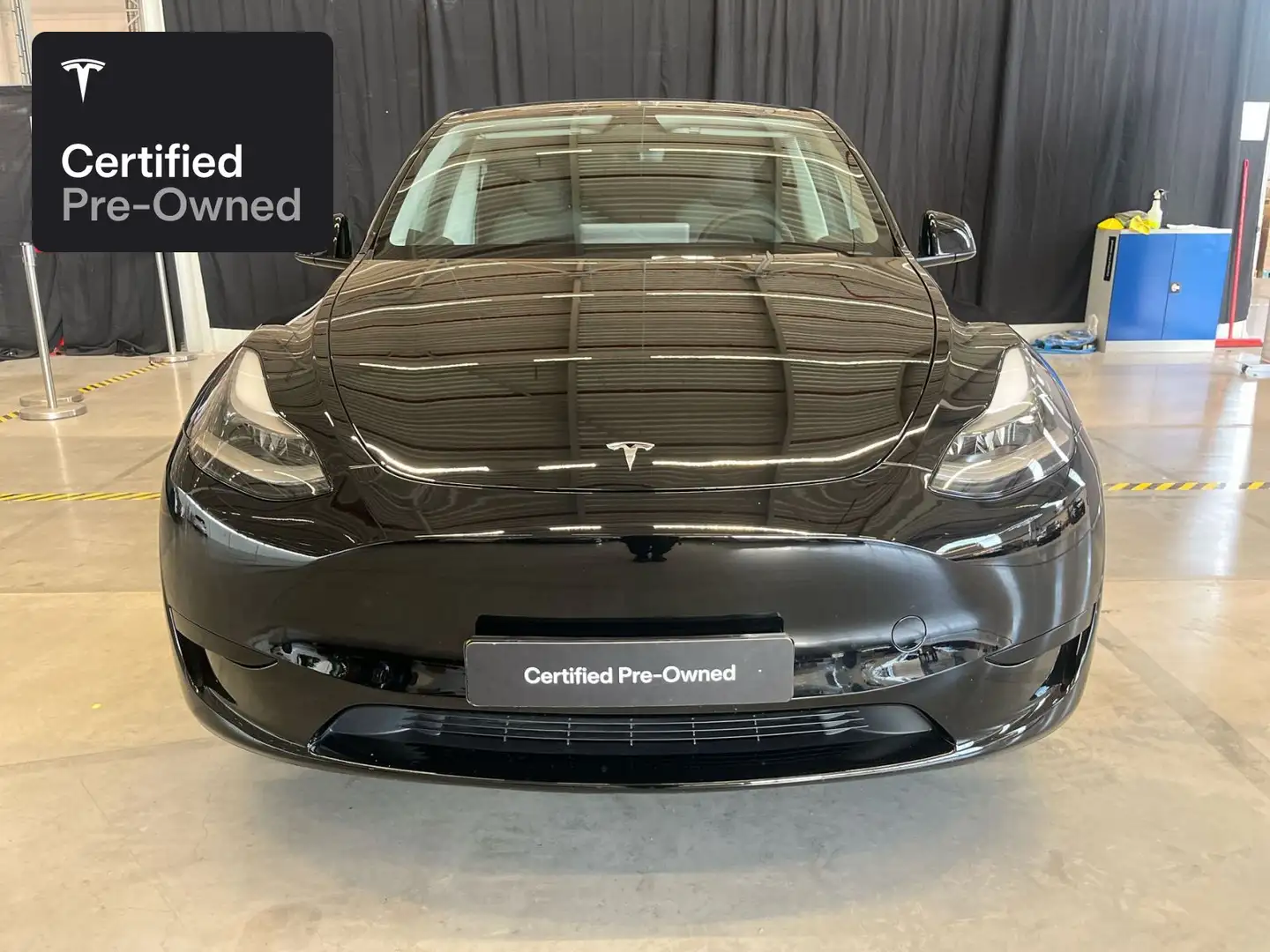Tesla Model Y Rear-Wheel Drive “Certified Pre-Owned” Schwarz - 2