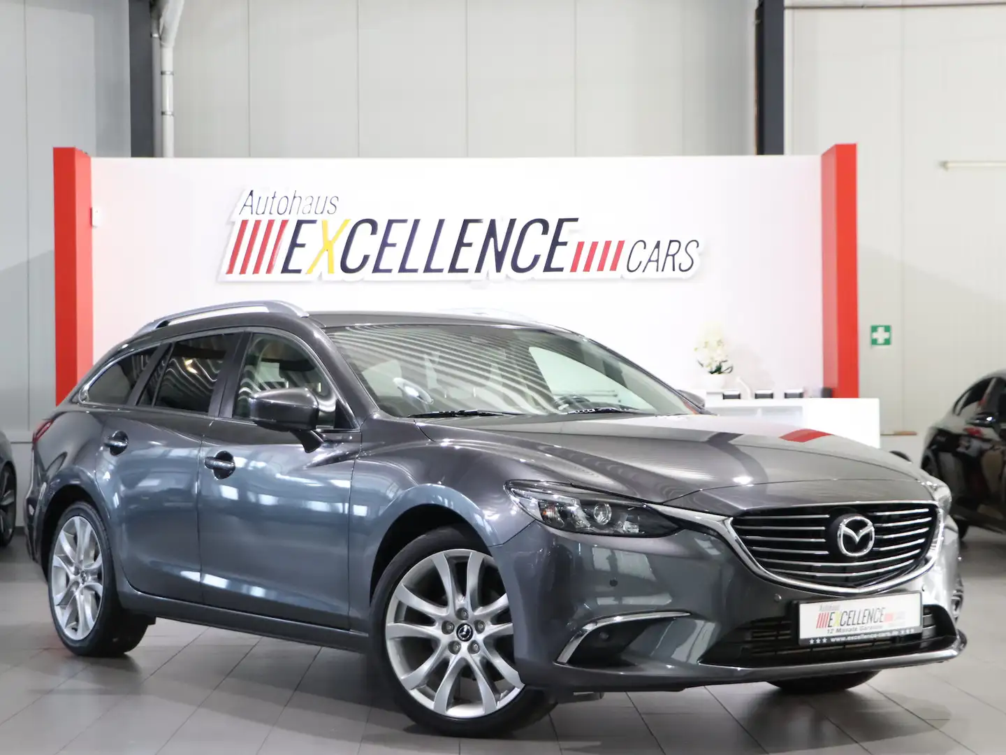 Mazda 6 Kombi 2.2 SKYACTIV-D NAKAMA / LED / BOSE Grau - 1