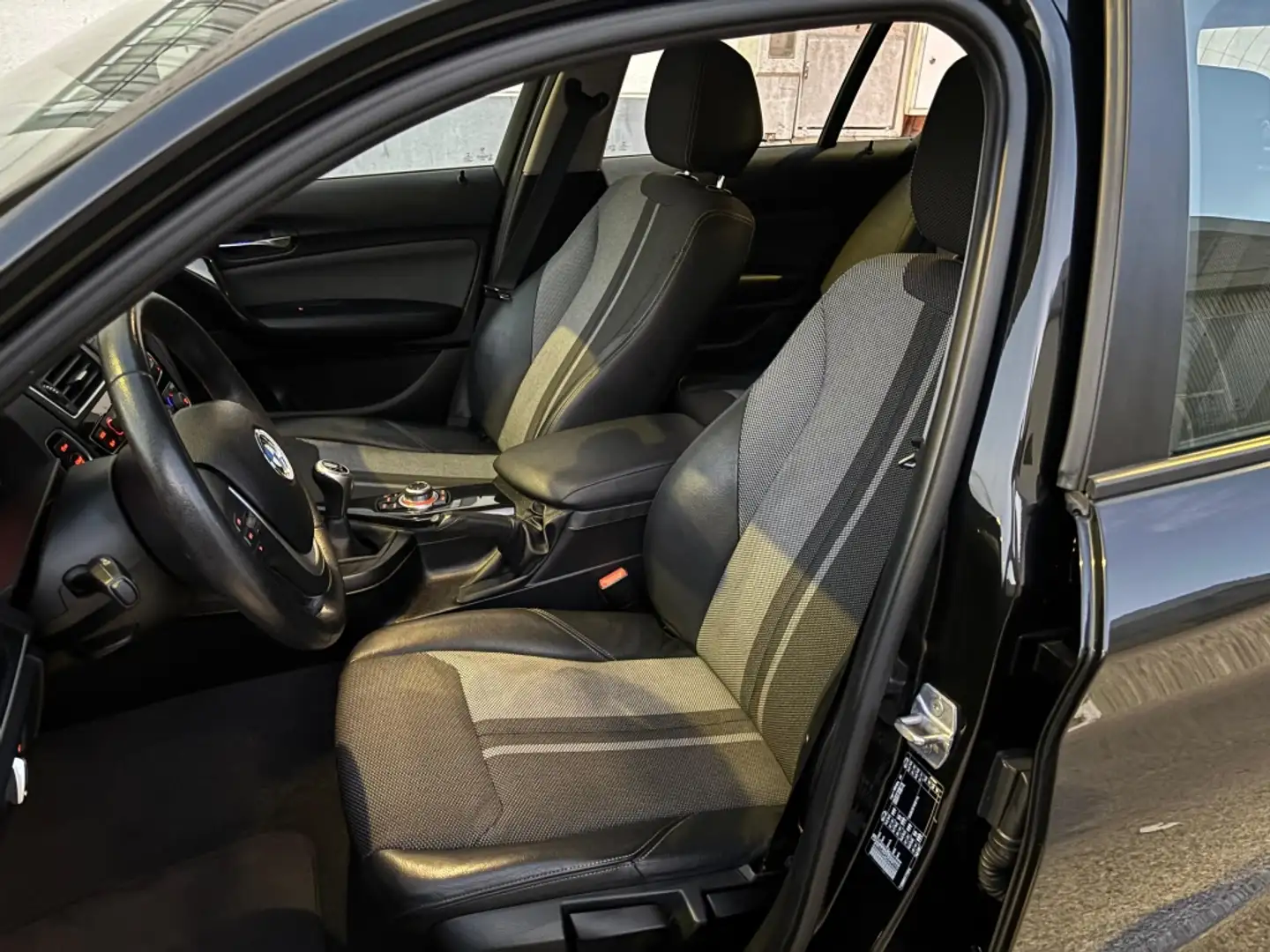 BMW 116 116d Zwart - 2