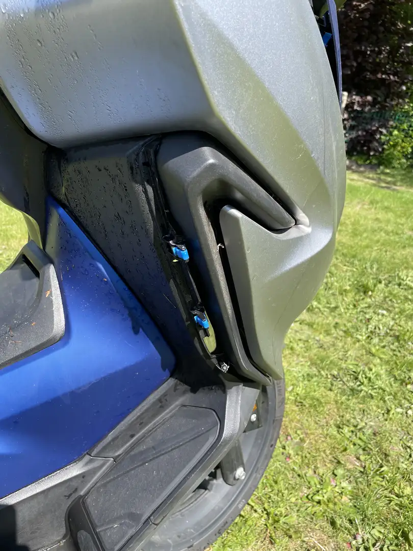 Honda Forza 125 Blauw - 2