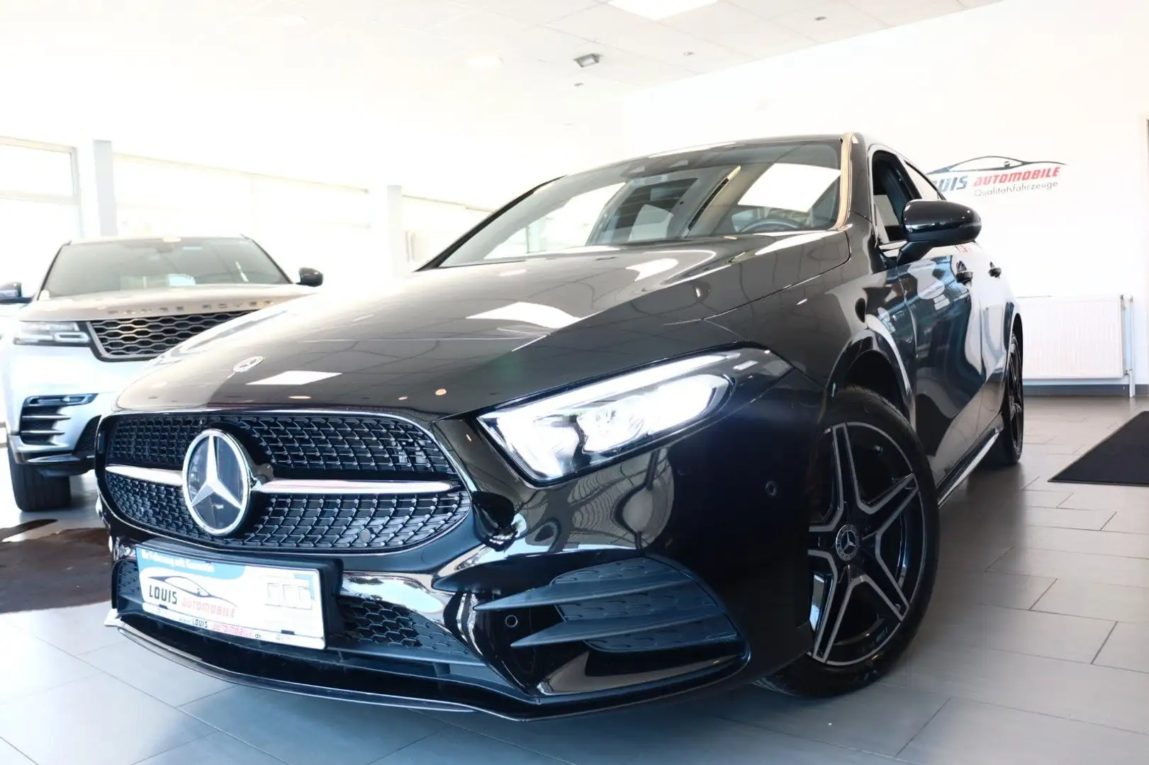 Mercedes-Benz A 250 e Edition 2020 AMG Line Autom./Leder/Sport Zwart - 2