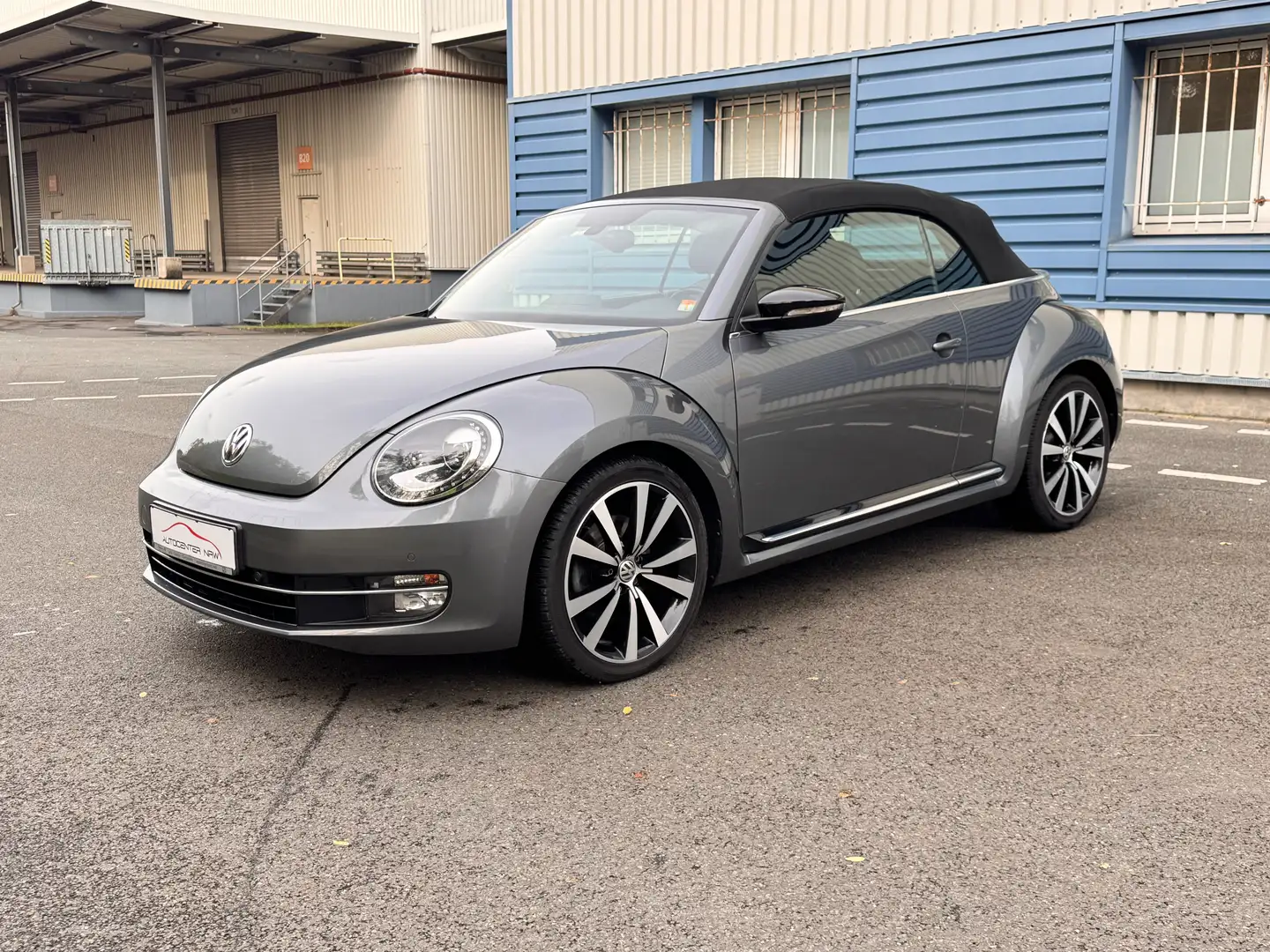 Volkswagen Beetle 1.4TSI DSG Sportline°LEDER°NAVI°GARANTIE Grau - 2