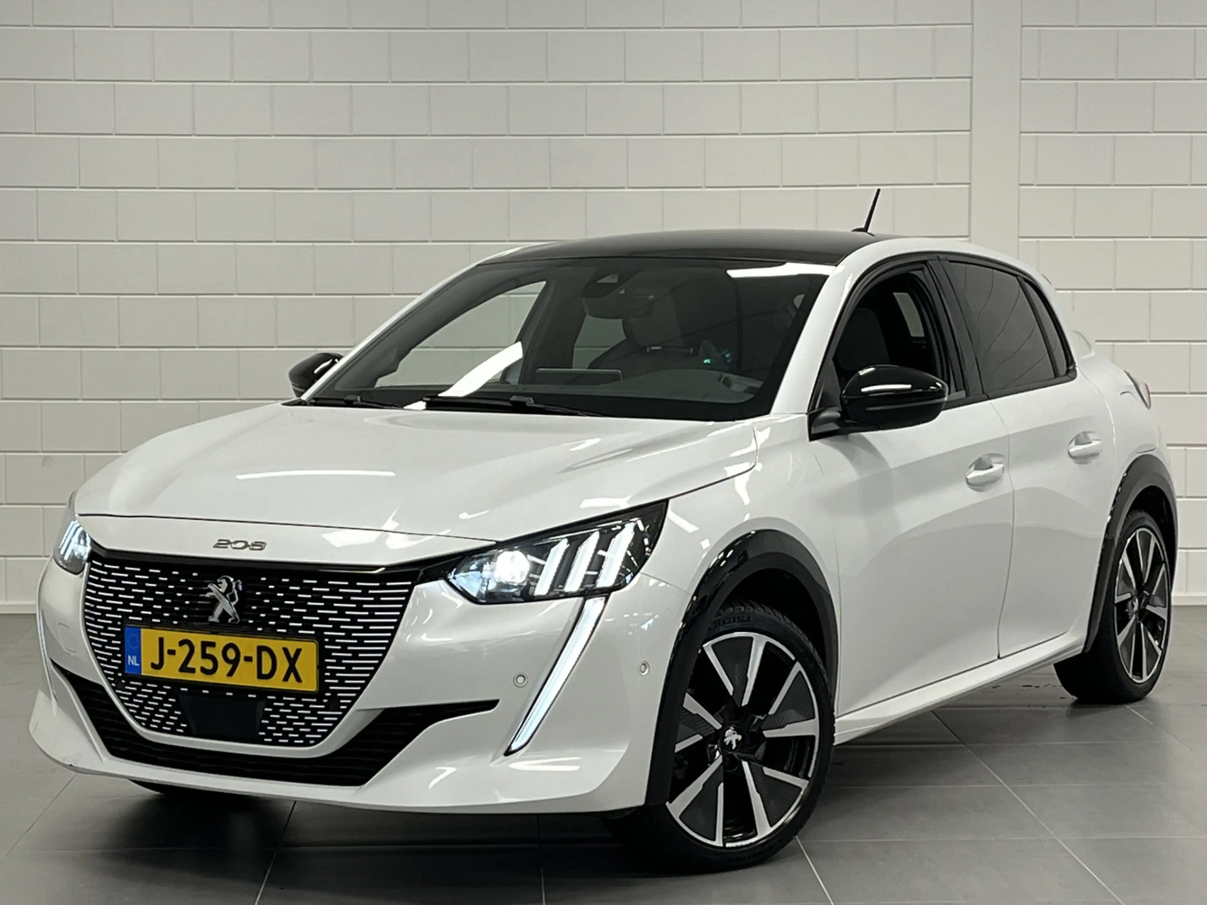 Peugeot e-208 EV GT 350 50 kWh PANORAMADAK | I-COCKPIT | COMPLET — photo 4