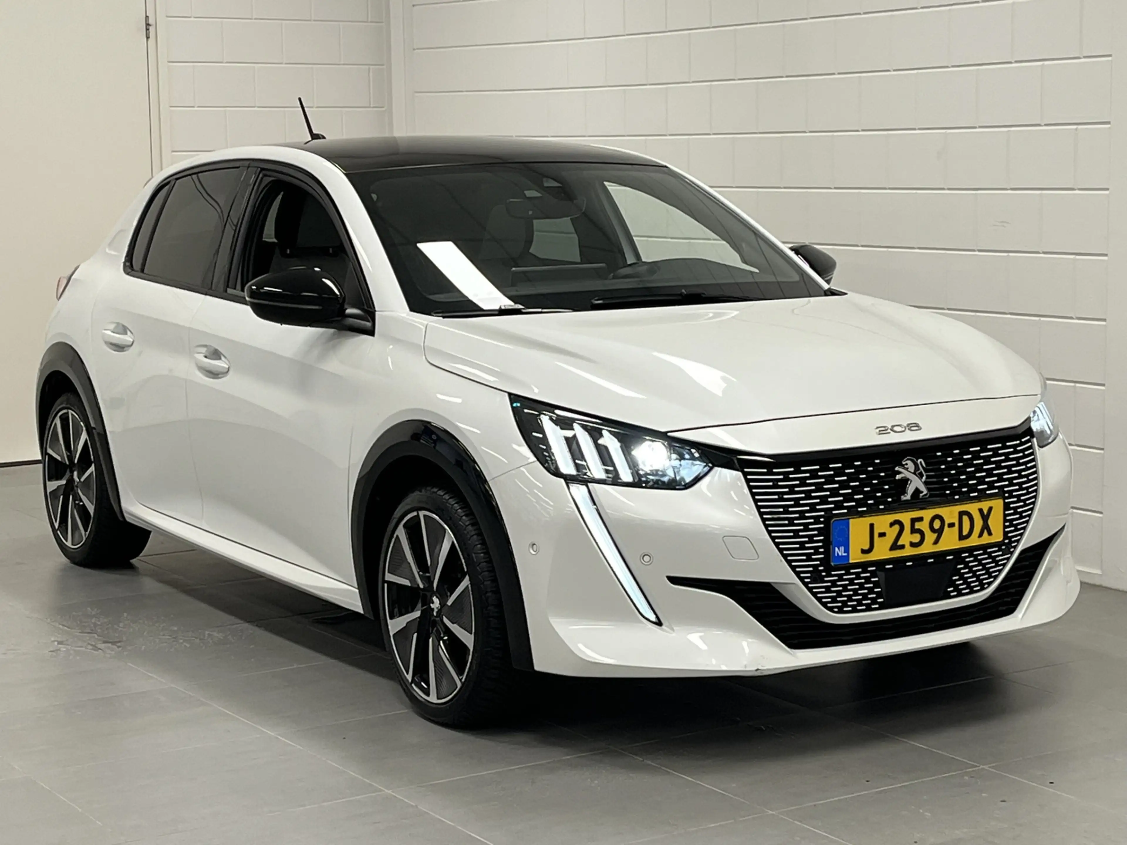 Peugeot e-208 EV GT 350 50 kWh PANORAMADAK | I-COCKPIT | COMPLET — photo 3