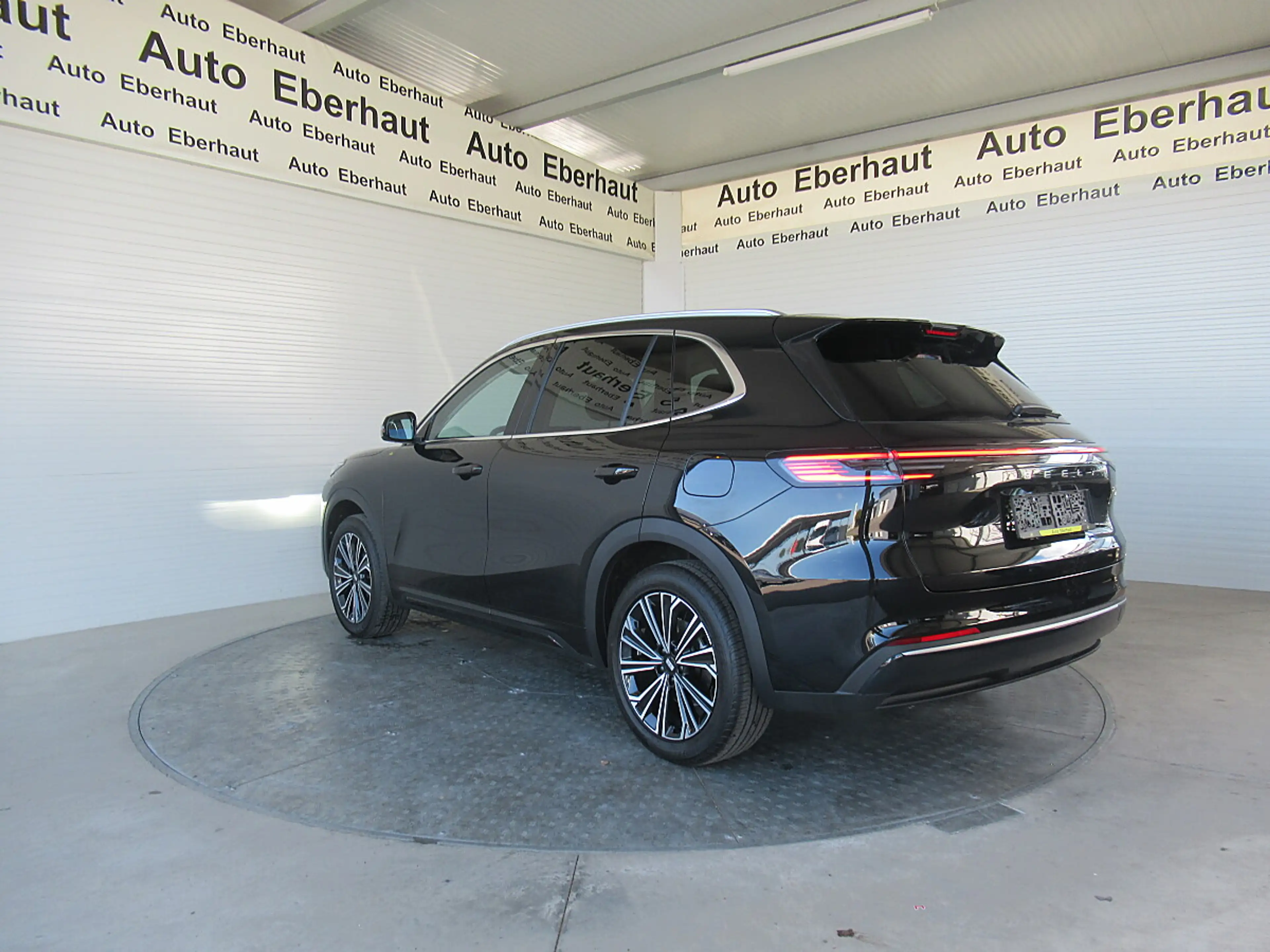 Geely EM-i MAX PHEV 18,4kWh *LED *ACC *HUD *360° Kame... — photo 3