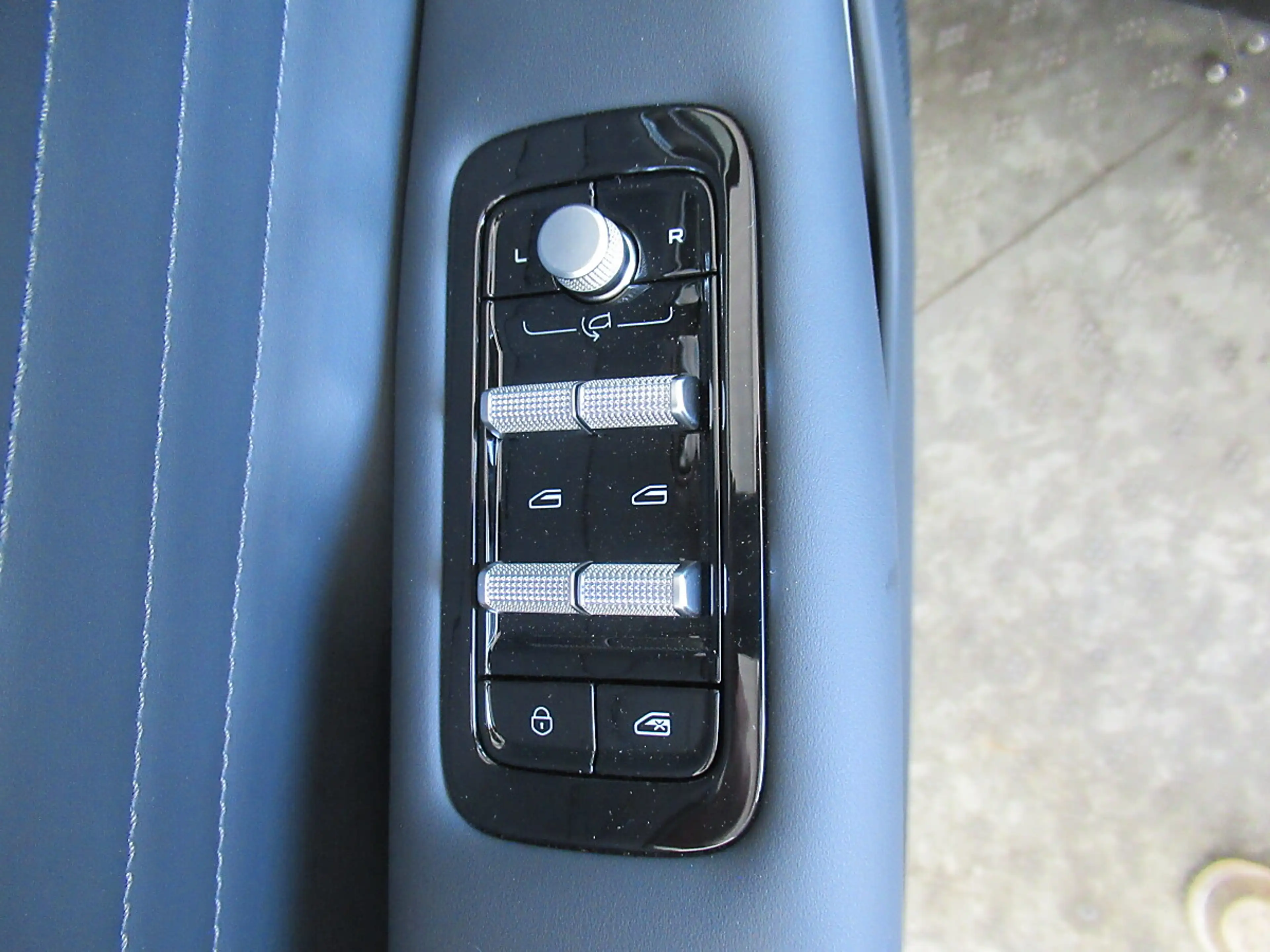 Geely EM-i MAX PHEV 18,4kWh *LED *ACC *HUD *360° Kame... — photo 9