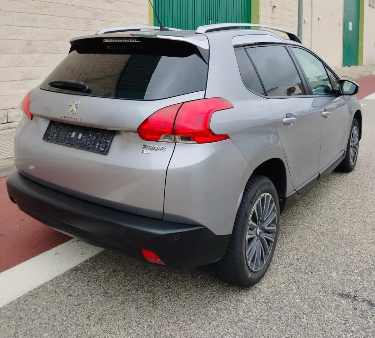 Peugeot 2008 1.6 e-HDI Active Gris - 2