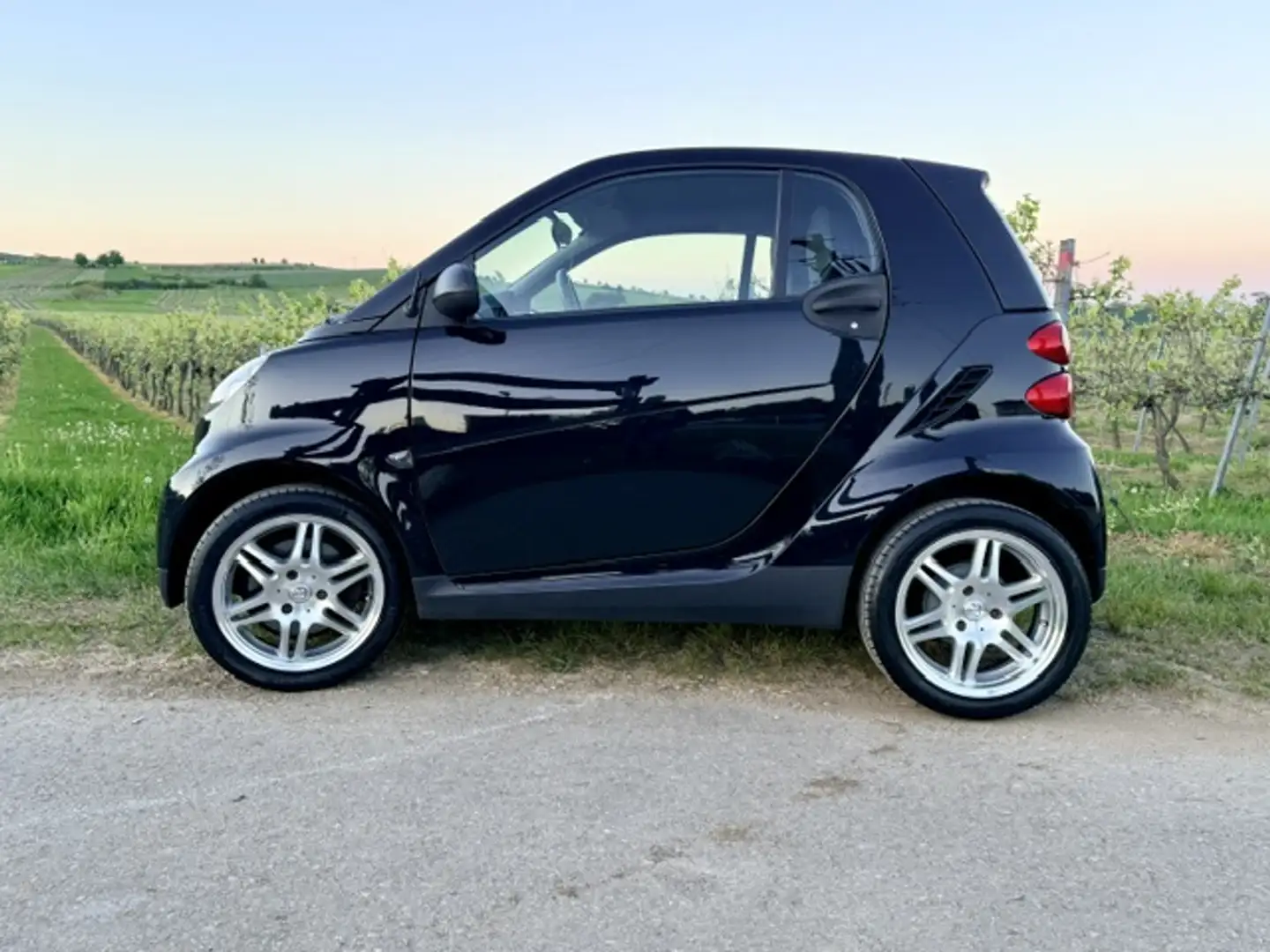 smart forTwo smart fortwo pure micro hybrid softouch pure Schwarz - 1