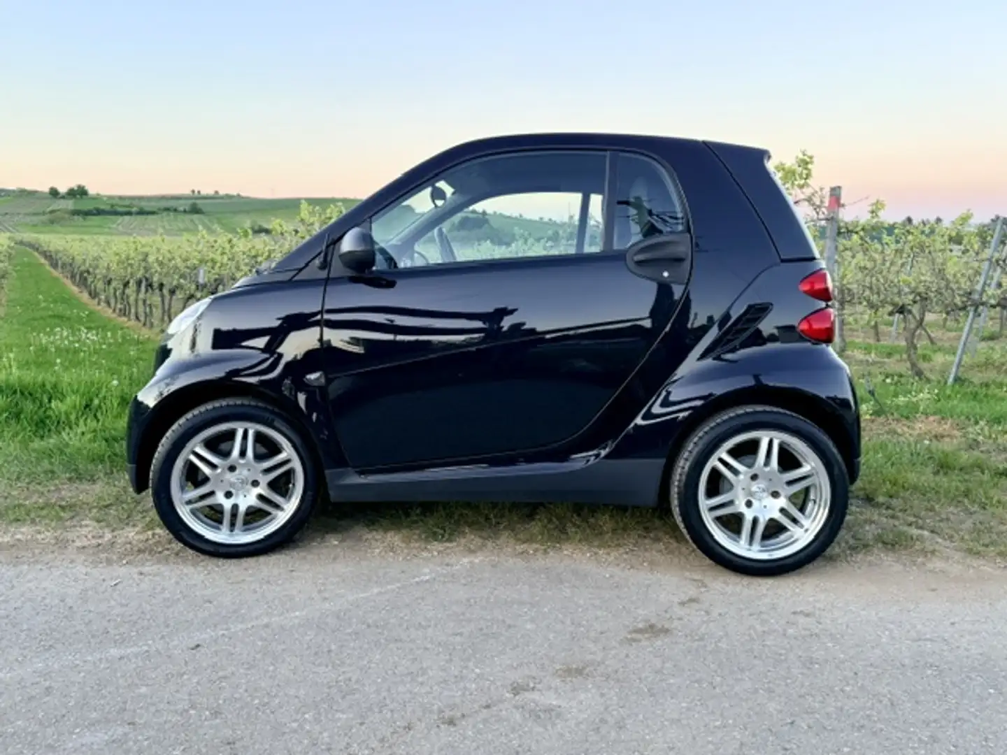 smart forTwo smart fortwo pure micro hybrid softouch pure Schwarz - 2