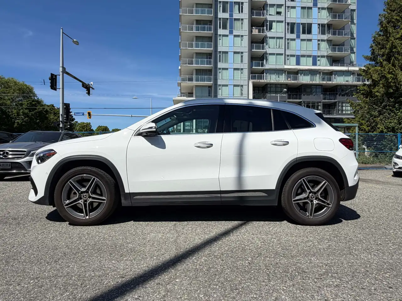 Mercedes-Benz GLA снимка Mercedes-Benz GLA