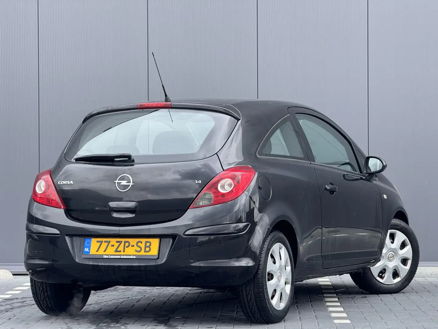 Opel Corsa 1.4-16V Enjoy | Nieuw binnen | Airco | Cruise | Ap Negro - 2