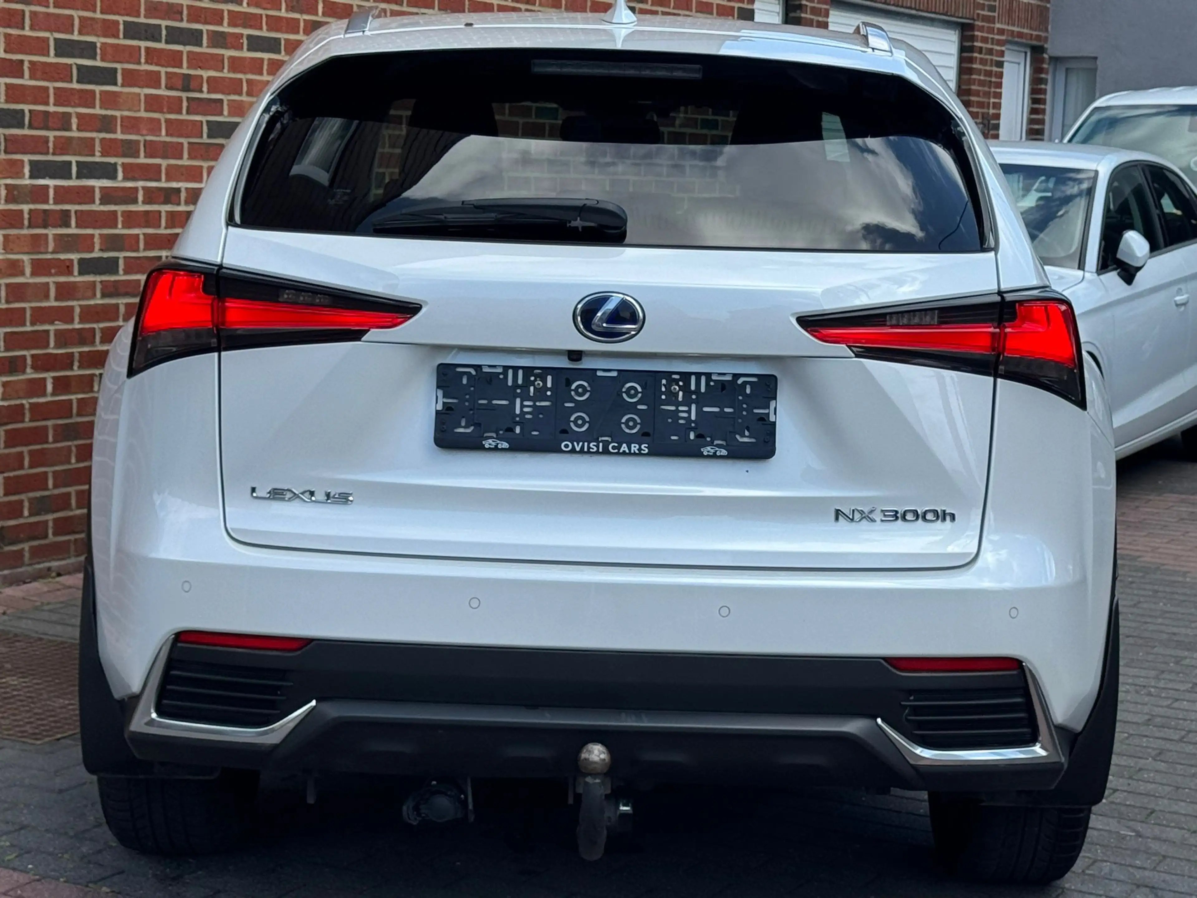 Lexus NX 300h NX 300h 2.5i AWD Executive Line E-CVT (EU6.2) — photo 6