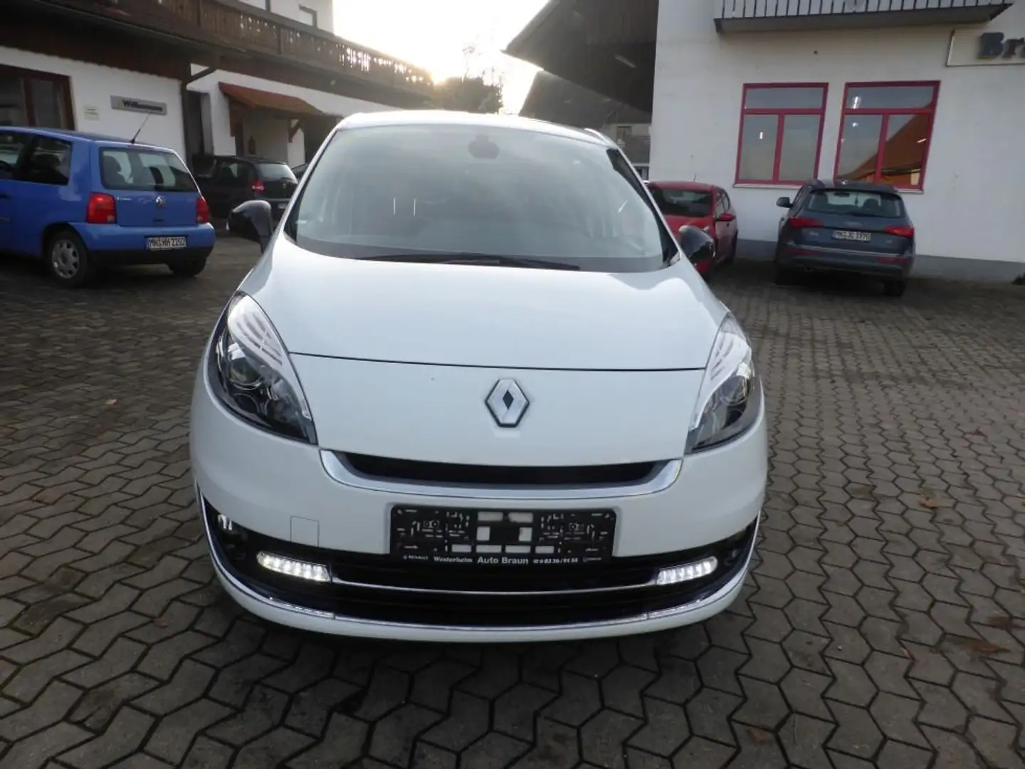 Renault Scenic Grand BOSE Edition Weiß - 2
