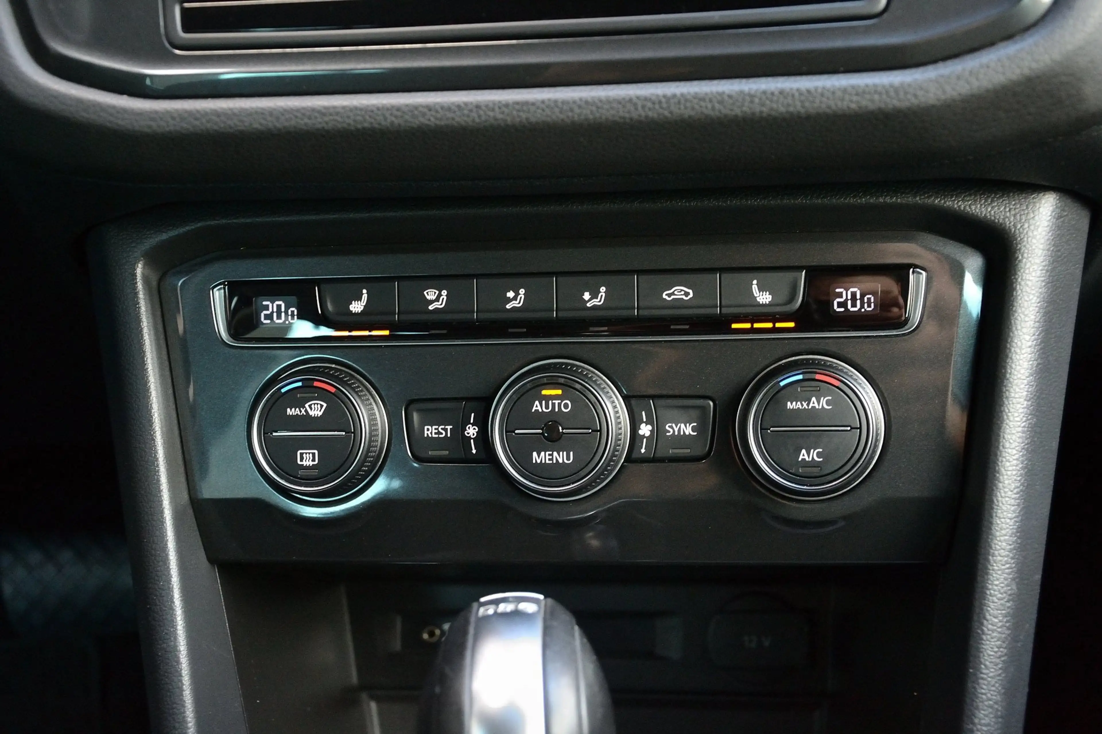 Volkswagen Tiguan 1.4 TSI ACT 150PK Comfortline Automaat | Navigatie — photo 16