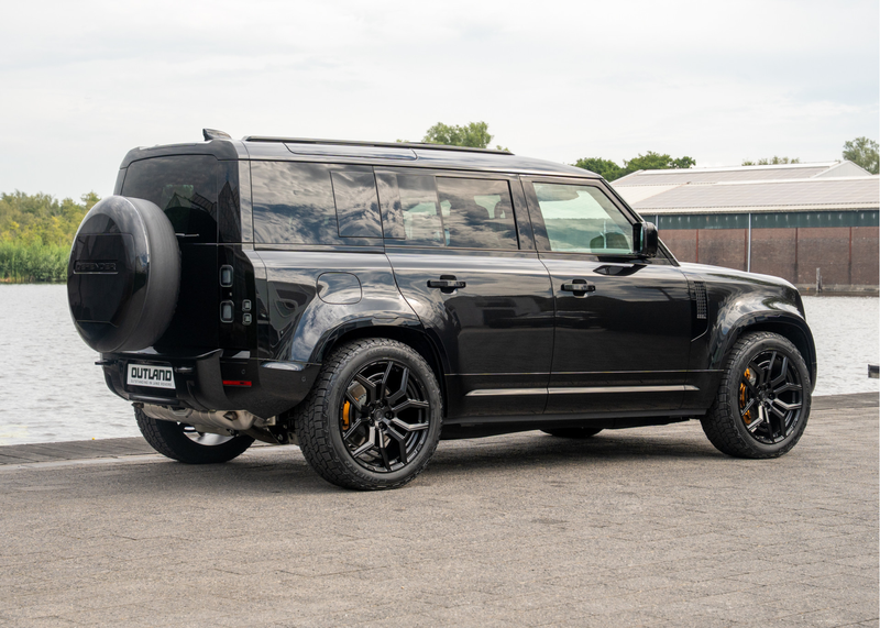 Land Rover Defender 110 P300e 110 X-Dynamic HSE | Full Options | Urban — photo 5