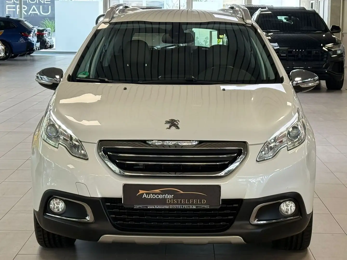 Peugeot 2008 Allure Automatik Touchscreen PDC Navi 16" Weiß - 2
