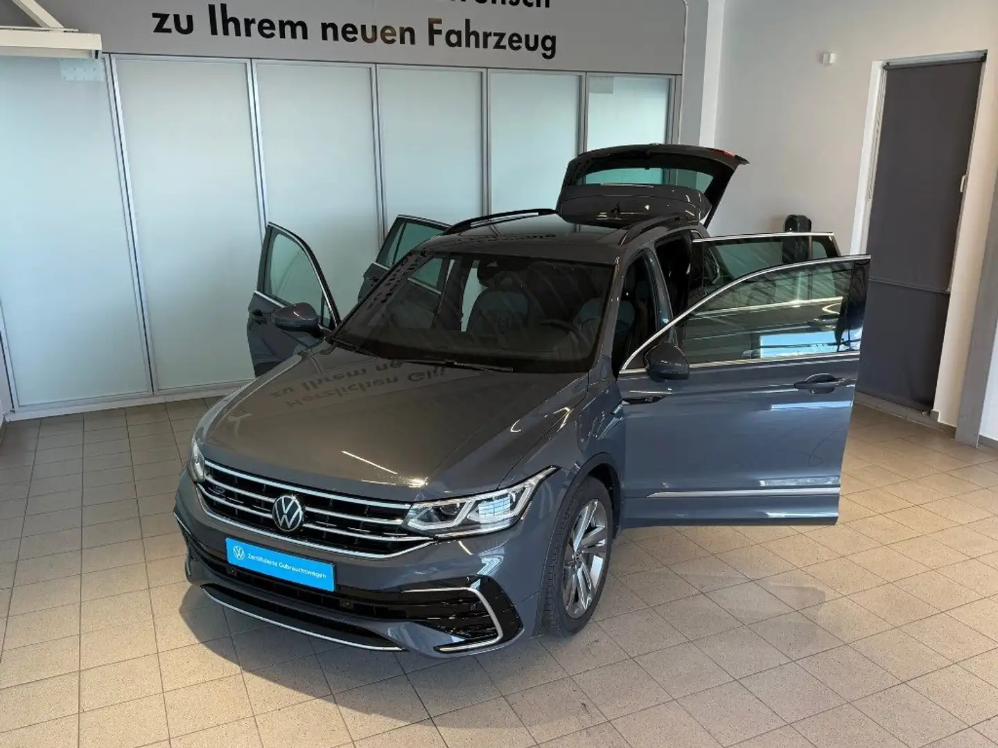 Volkswagen Tiguan R-Line 2.0 TDI 4Motion Diebsathlwarn., AHK, Pano Gris - 2