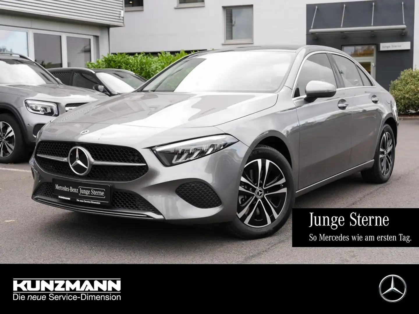 Mercedes-Benz A 250 e Limousine Progressive NP 51.878 Panorama Grau - 1