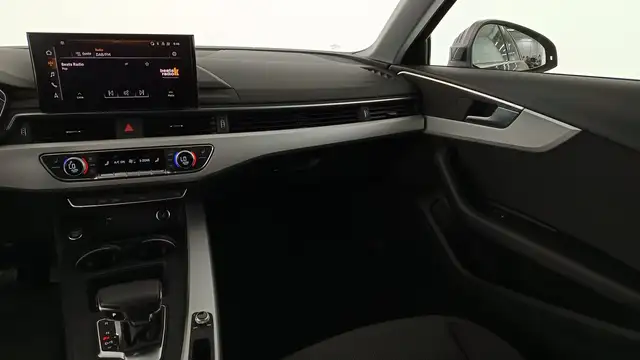 Audi A4 view 13