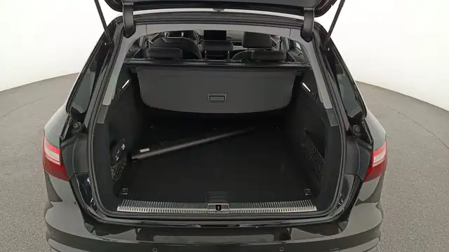 Audi A4 view 7