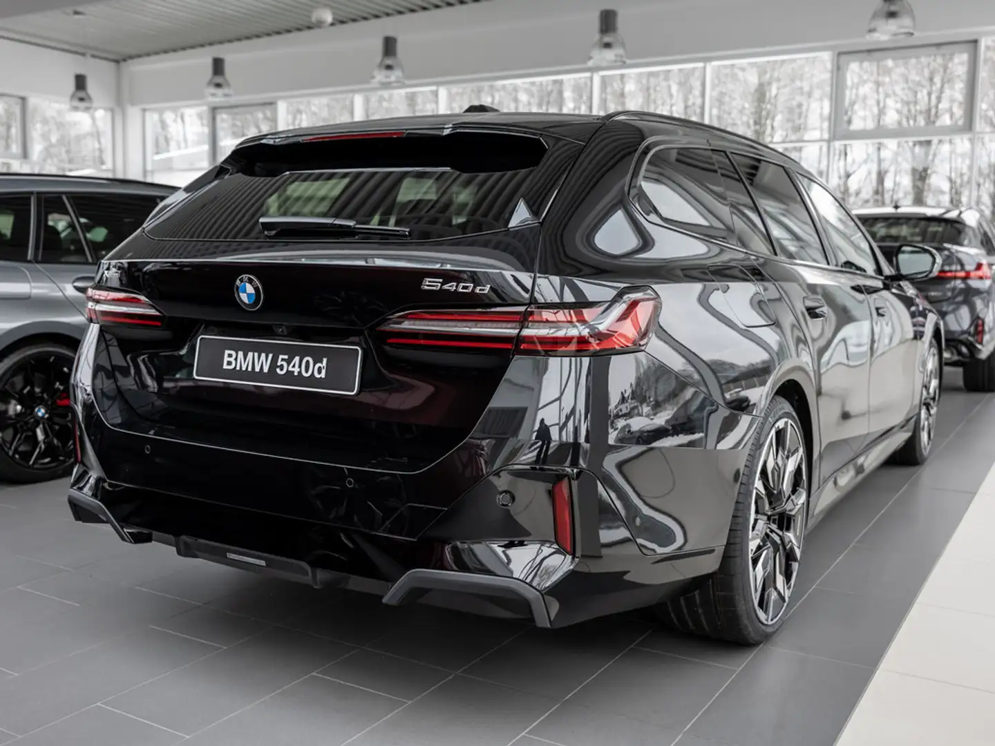 BMW 540 d Touring xDrive M-Sport 360° PANO LED HUD Noir - 2