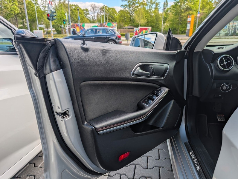 Mercedes-Benz CLA 200 CLA 200 d Shooting Brake AMG Line. NAVI. Kamera — photo 9