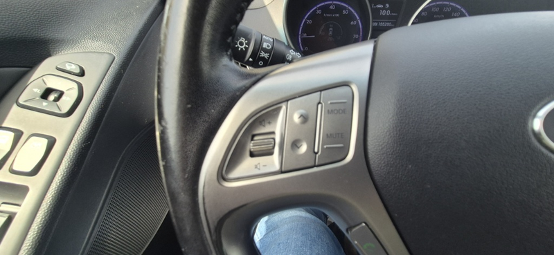 Hyundai iX35 2.0i i-Catcher — photo 17