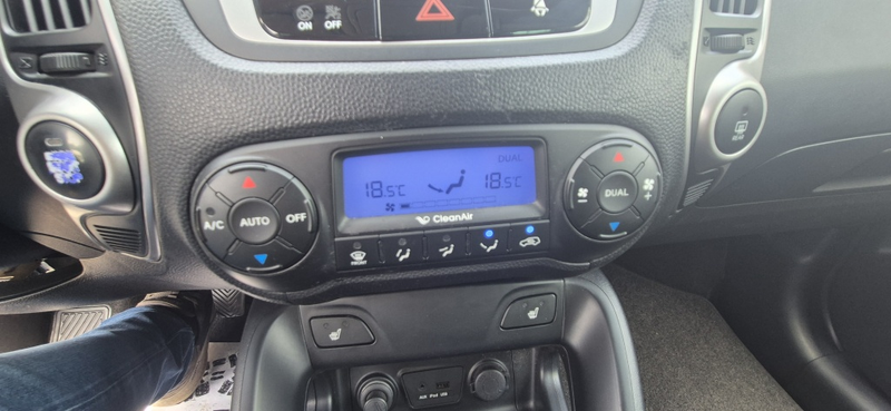 Hyundai iX35 2.0i i-Catcher — photo 12
