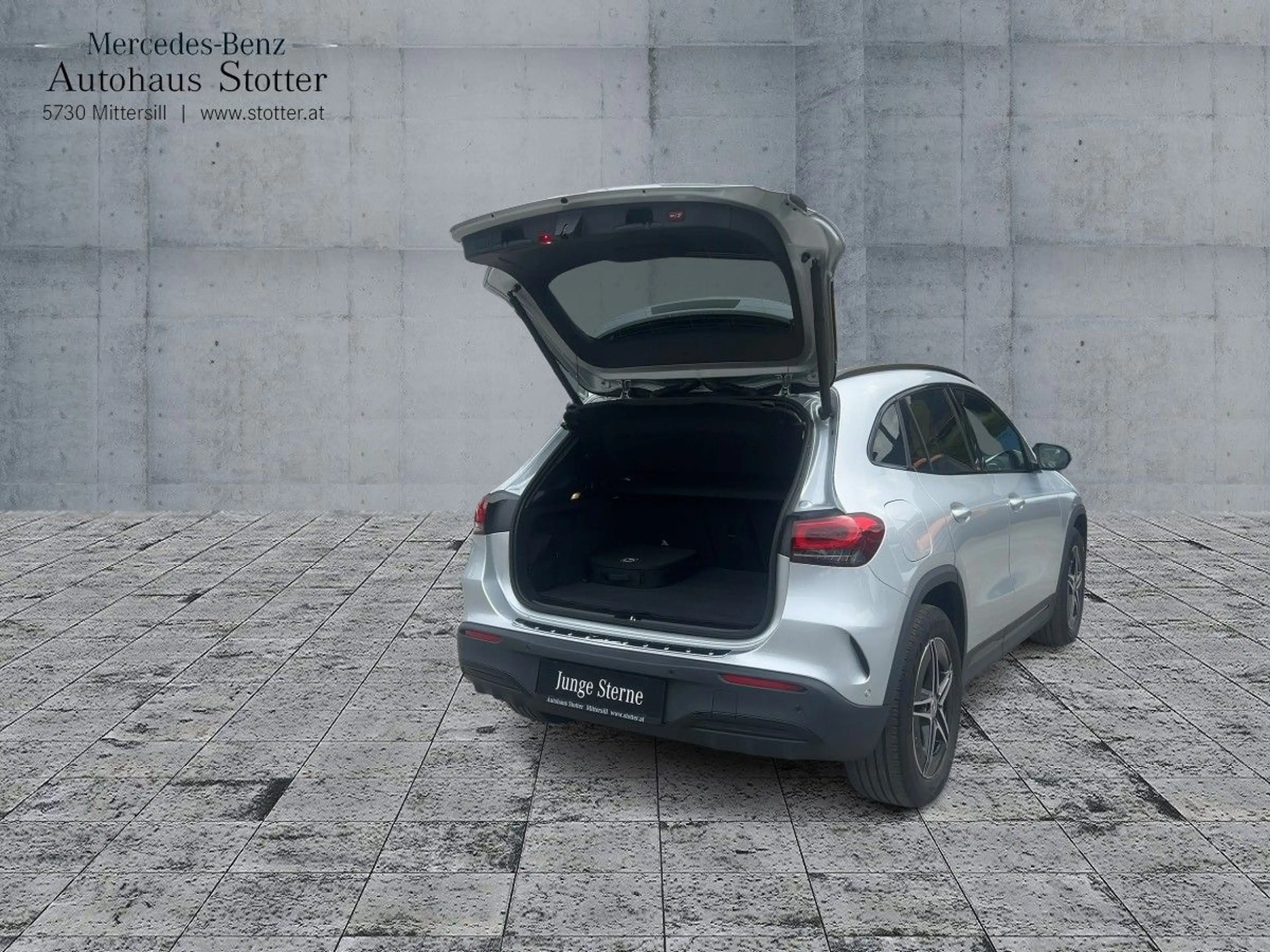 Mercedes-Benz EQA 300 4MATIC *AMG*Shz*LED*Ambi*eHeck*PTS*MBUX* — photo 14