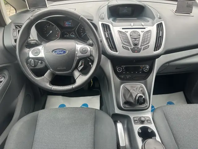 Ford C-Max view 8
