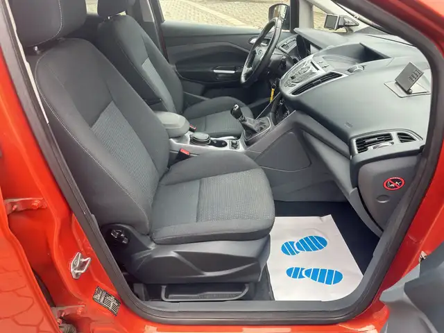 Ford C-Max view 11