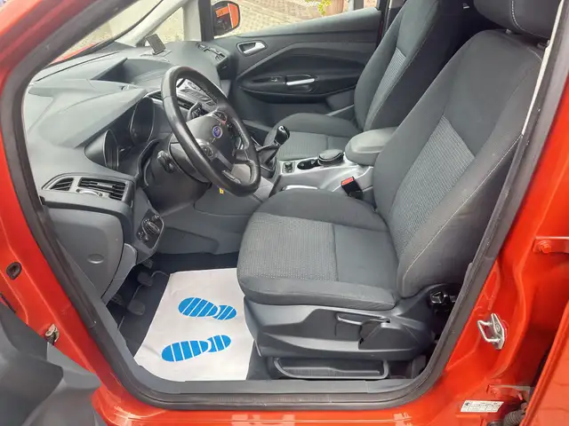 Ford C-Max view 10