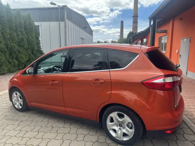 Ford C-Max view 4