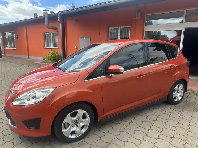 Ford C-Max view 3