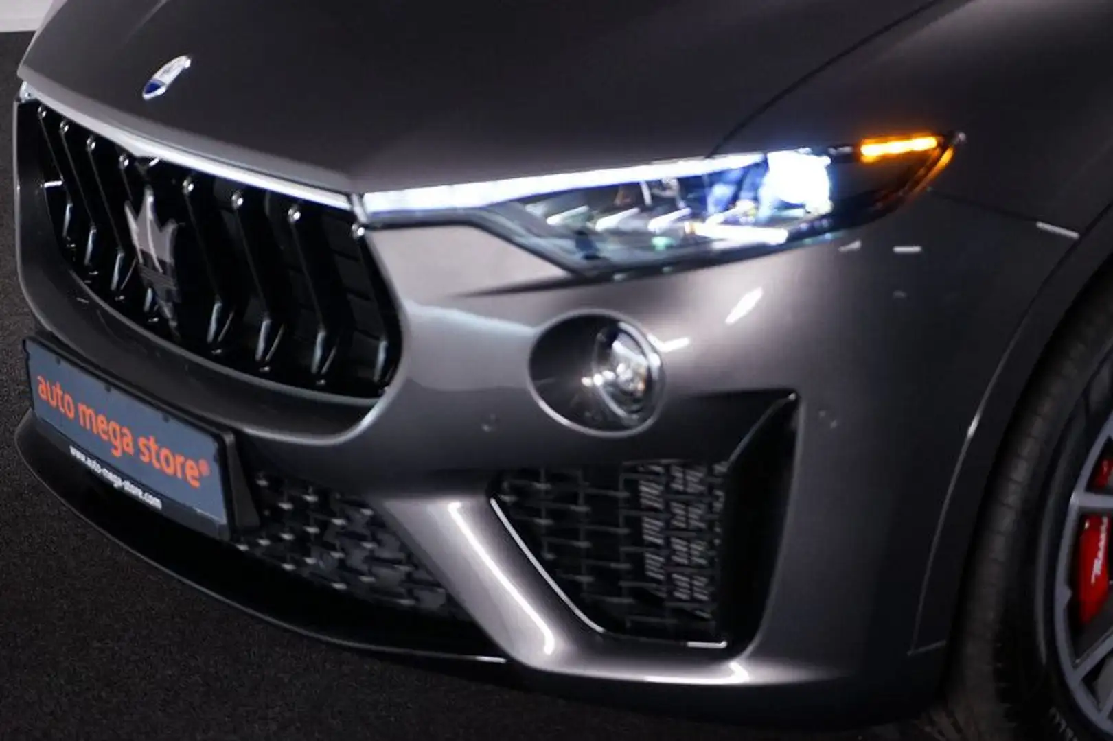 Maserati Levante 2.0 330 MHEV GT Aut*ACC*LED*Pano*RFK*LED Šedá - 2